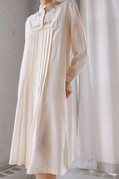 crme silk lace pleat trapeze dress